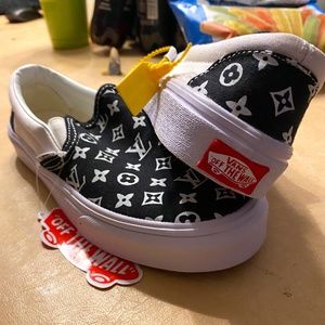 LV x Vans Slip On Classics W 7 / M 5.5
